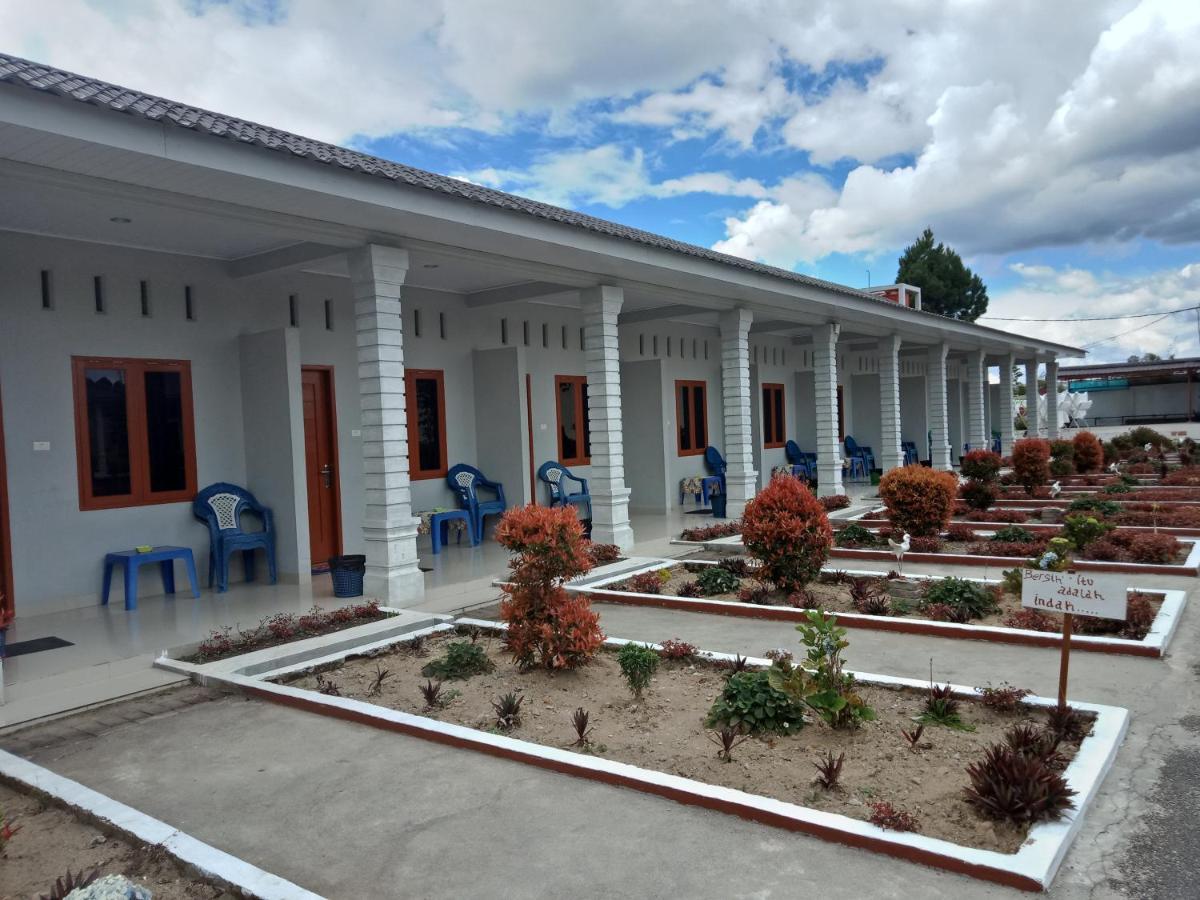 Noah Hotel Silangit Siborongborong Esterno foto